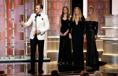 Ryan Gosling recibe el premio al mejor actor de comedia o musical. 