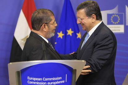 Morsi, durante una conferencia de prensa junto Jos&eacute; Manuel Durao Barroso en Bruselas.