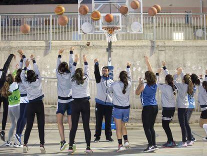 Un equpo del CEIP Pintor Felix Revello de Toro durante un entrenamiento.