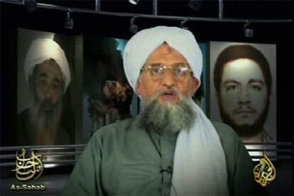 Imagen difundioda por la televisión Al Yasira, del número dos de Al Qaeda, el egipcio Ayman al Zawahiri.