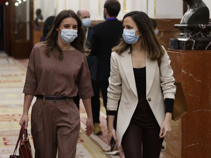 Las ministras de Igualdad, Irene Montero, y de Derechos Sociales, Ione Belarra, el miércoles pasado en el Congreso.