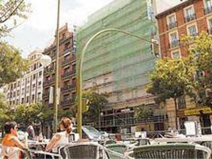 NH convoca a estresados a demoler su hotel Alcalá
