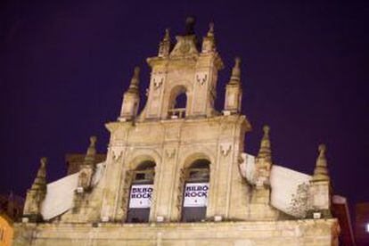 Campanario de la iglesia de la Merced de Bilbao, reconvertida en la sala de conciertos Bilborock, sede de la XXVII muestra Pop-Rock Local