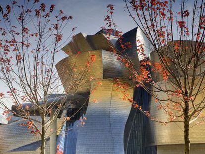 Vista del museo Guggenheim de Bilbao, proyectado por Norman Foster.