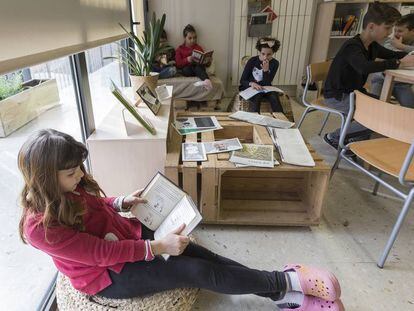 Alumnos en la escuela de Els Encants, en Barcelona.