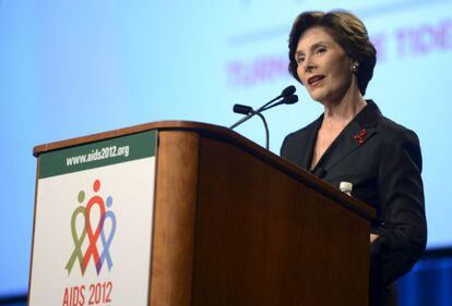 Laura Bush interviene en la Conferencia Internacional sobre el Sida.