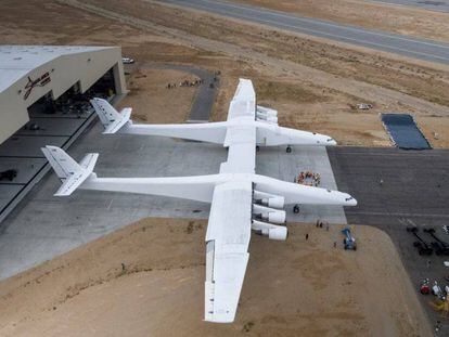 Stratolaunch, el avión más grande del mundo
