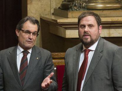 Mas y Junquera en el Parlamento catalán.