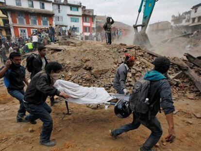 Cómo realizar tu donación desde Internet o el móvil tras el terremoto de Nepal