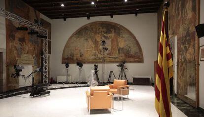 Imagen de la Sala Torres Garcia del Palau de la Generalitat, habilitado como un plató, donde Mas será entrevistado por TV3.