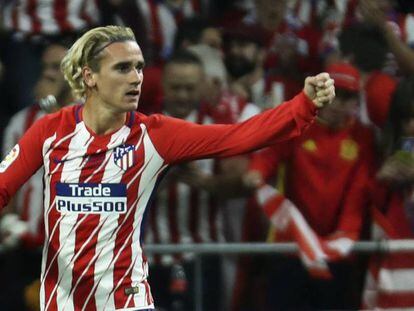 Griezmann celebra su gol al M&aacute;laga en el Wanda.