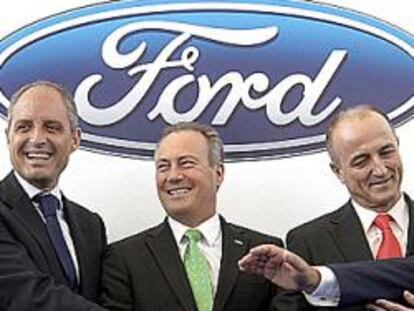 Presidente de la Comunidad Valenciana, Francisco Camps, presidente de Ford Europa, Stephen Odell, ministro de Industria, Miguel Sebastián, presidente de Ford España, José Manuel Machado.