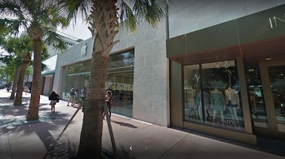 Amancio Ortega adquirió una serie de locales entre los números 1001 y 1035 de Lincoln Road, en Miami Beach, que albergaban a marcas como Apple, Gap o Nike, por 370 millones de dólares. El acuerdo incluía unos 4.500 metros cuadrados de terreno y unos 7.000 metros cuadrados de superficie comercial.