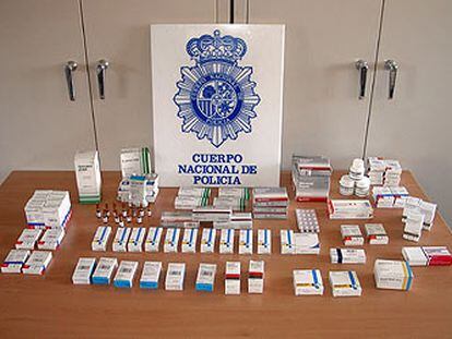 Muestra de los medicamentos y sustancias dopantes decomisados por la Comisaría General de Policía Judicial.