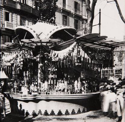 Quiosco de bebidas en la Rambla de Canaletas de Barcelona.