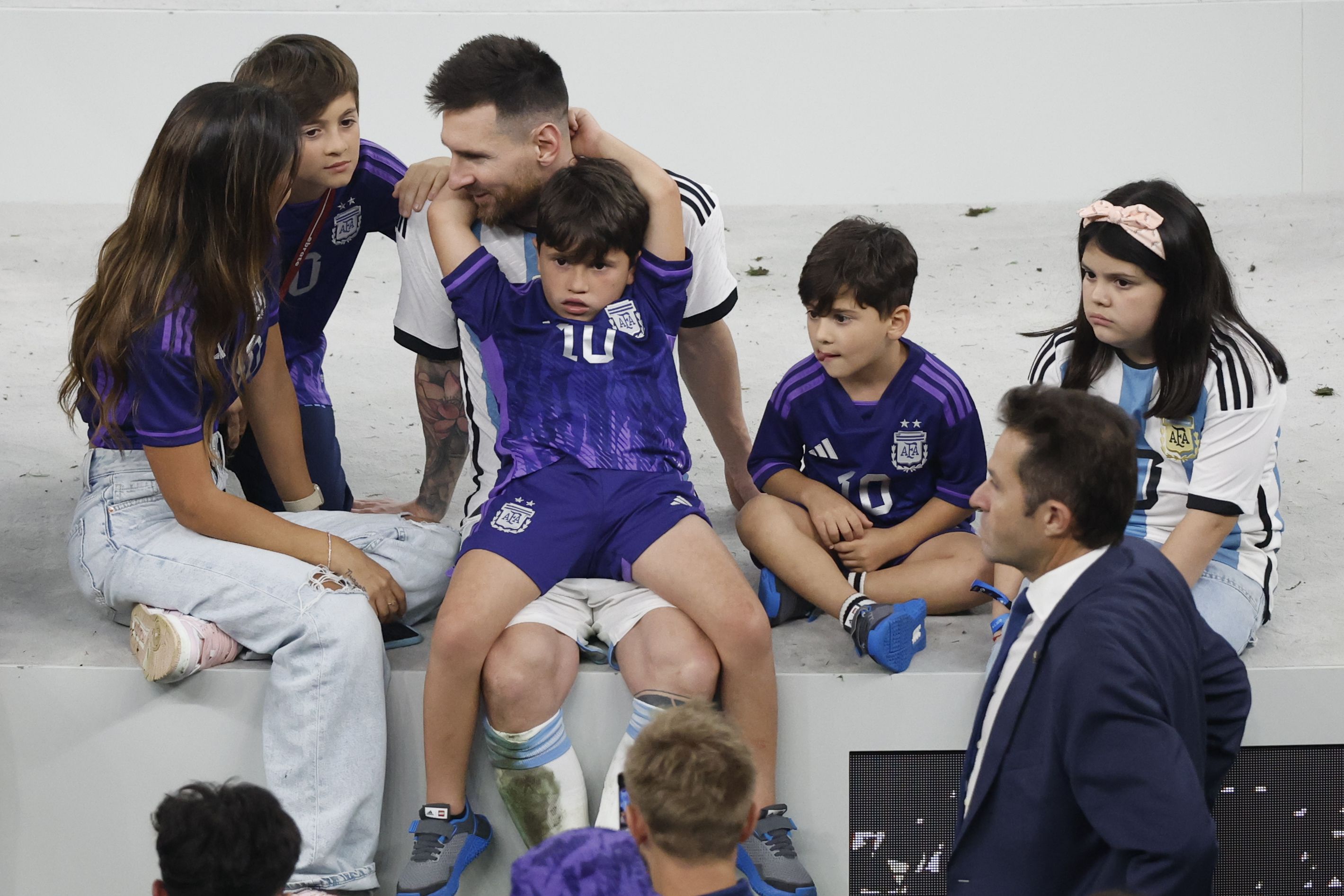 Messi celebra la victoria con su familia.