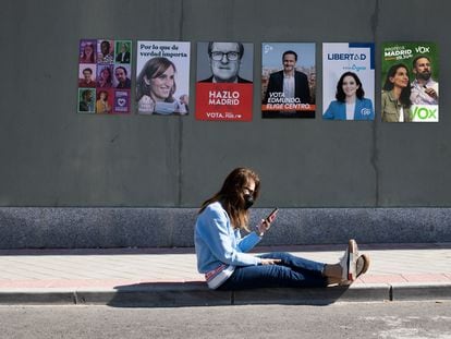 Carteles electorales de los candidatos a la presidencia de la comunidad de Madrid.