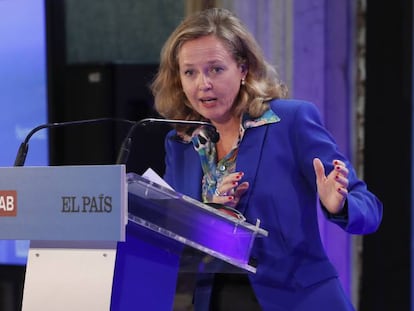 Fitch rebaja dos décimas la previsión de crecimiento de España hasta el 2,1%