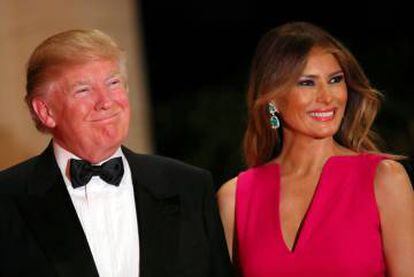 Trump y su esposa Melania en el baile de la Cruz Roja, este sábado.