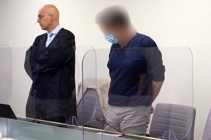 The convicted of the crime of the gas station, this Tuesday in the provincial hearing of Bad Kreuznach (Germany) before the reading of the verdict.