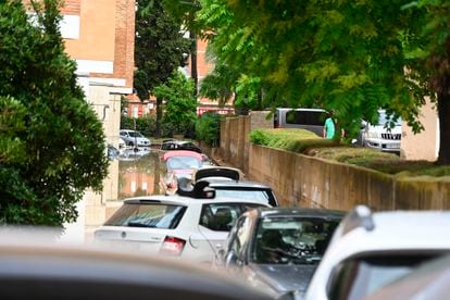 Calle inundada en Cartagena (Murcia), este martes. 