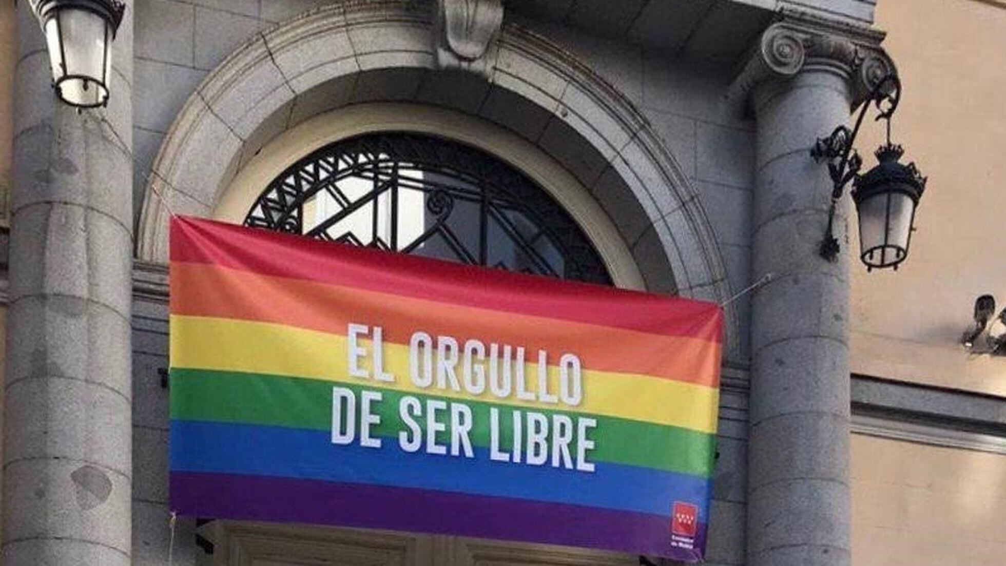 La Bandera Arcoiris Vuelve A Dividir Al Gobierno De Ayuso Madrid El Pais