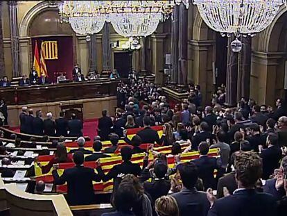 El Constitucional avisa a 21 políticos catalanes del castigo de ignorar la ley