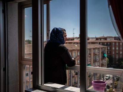 La periodista afgana Khadija Amín, el jueves en la casa donde vive como refugiada en Salamanca.