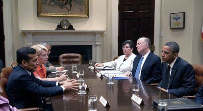 El presidente electo de Perú durante su encuentro con el mandatario estadounidense en la Casa Blanca