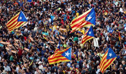 Celebraci&oacute; de la independ&egrave;ncia de Catalunya ahir a la pla&ccedil;a sant Jaume.