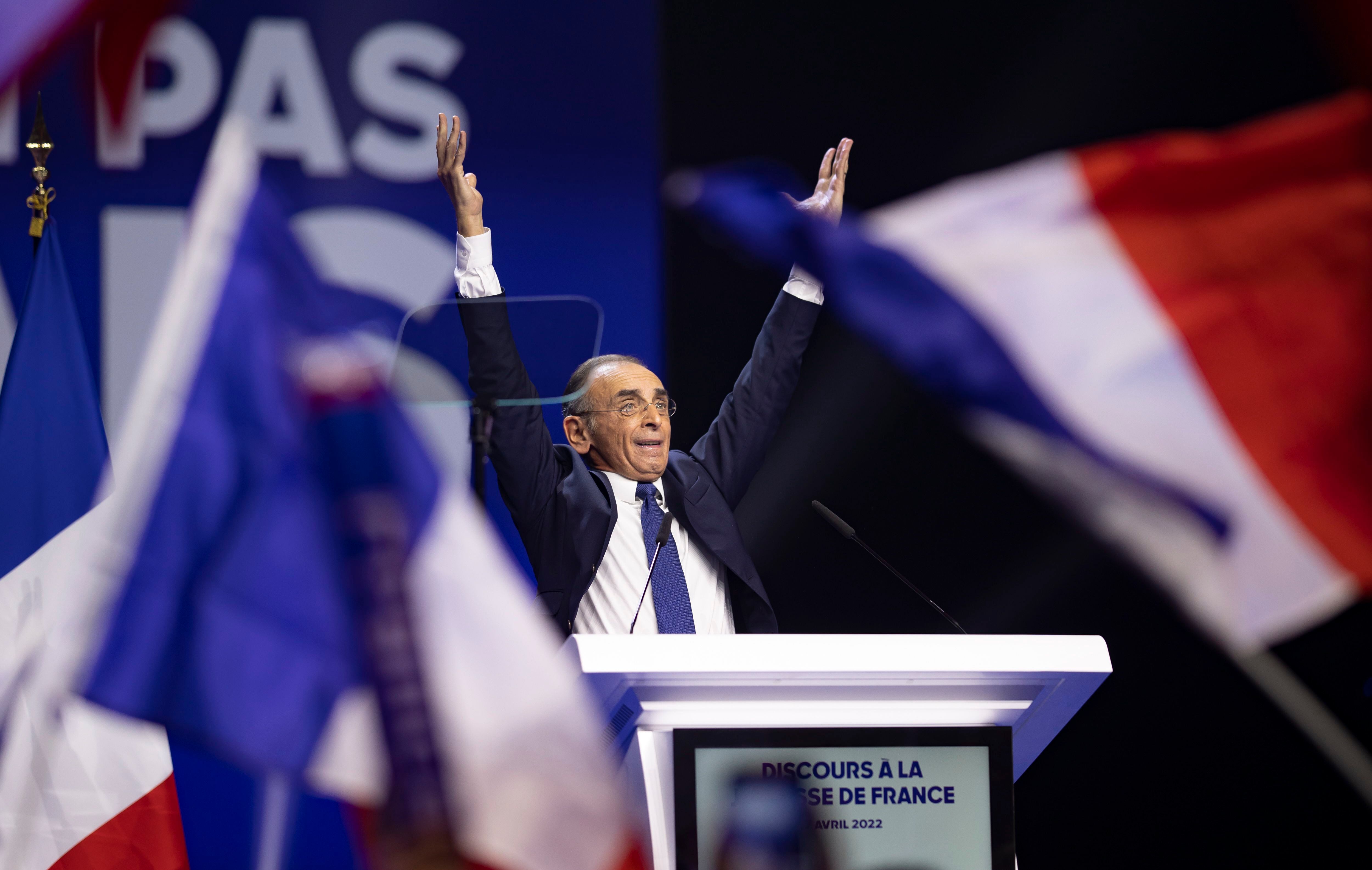 El candidato ultraderechista Eric Zemmour, en un mitin de campaña en París, el jueves. 