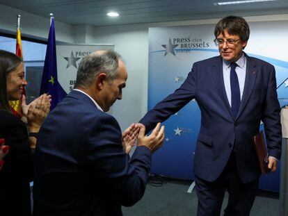 Carles Puigdemont, en rueda de prensa tras firmar el acuerdo con el PSOE.