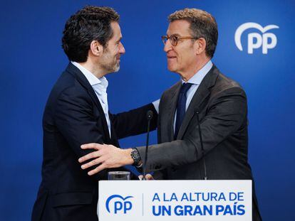 El nuevo portavoz del PP a las elecciones de mayo, Borja Sémper, y el presidente del PP, Alberto Núñez Feijóo, en Génova, este lunes.
