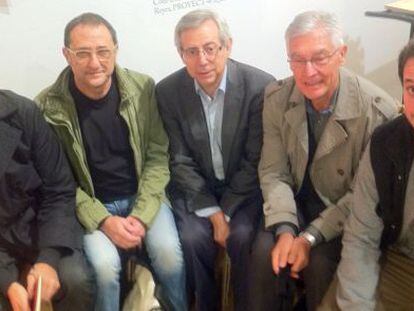 Nacho Lavernia, Daniel Nebot, Antonio Ari&ntilde;o, Pepe Gimeno y Alberto Flores, ayer, en la Nau.  