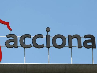 Logotipo de Acciona en su sede en Madrid. 