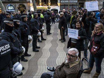 La unidad antidisturbios se retir&oacute;, el pasado domingo, de una protesta en la Rambla.