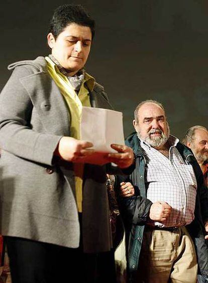 La alcaldesa de Hernani, durante el mitin que ANV celebró el sábado en Pamplona para anunciar sus listas al Congreso de los Diputados.