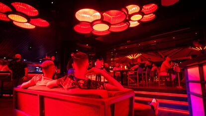 Una discoteca de Barcelona, poc després que acabès l'estat d'alarma.