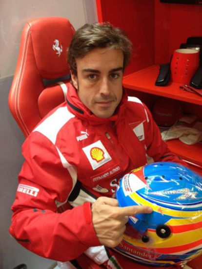 Alonso muestra la estrella para María de Villota