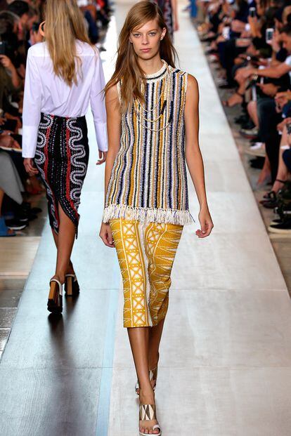 Ojo a este top de rayas verticales de Tory Burch.