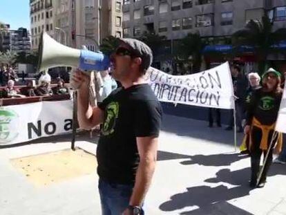 Protesta ante la Diputación de Alicante.