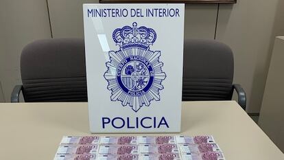 Billetes falsos de 500 euros incautados en una operación en la que han sido detenidas siete personas en Marbella (Málaga).