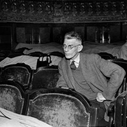 Samuel Beckett (Dublín, 1906-París, 1989, premio Nobel de Literatura), en París en 1961 en un ensayo de 'Esperando a Godot'.