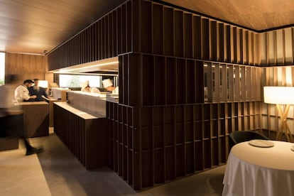 Interior del restaurante Ricard Camarena, en Valencia.