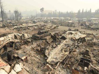 Un total de 22 fuegos siguen activos en una catástrofe que ha afectado al menos a 3.500 edificios y 68.000 hectáreas