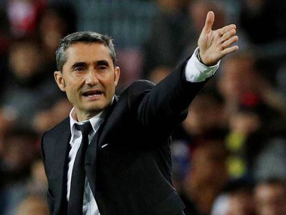 Ernesto Valverde, durante el Barça-Slavia Praga. 