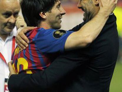 Guardiola y Messi celebran el triunfo en la Copa.