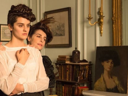 Noémie Merlant y Amira Casar, en 'Curiosa'. En vídeo, un avance de la película.