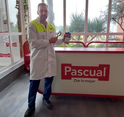 David Pérez, asepsia en la planta de Grupo Pascual en Aranda de Duero.