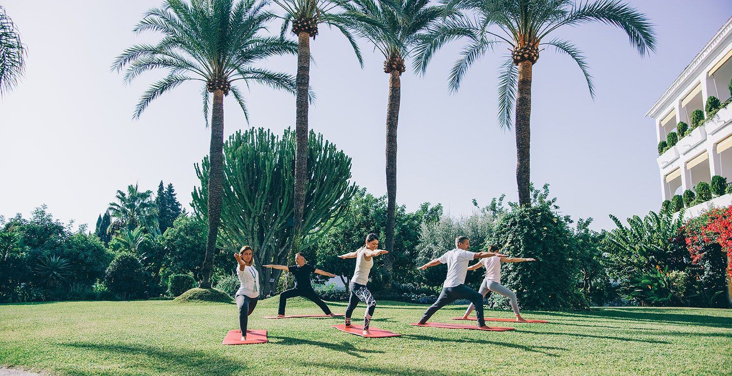 At the Buchinger-Wilhelmi Clinic there are activities at all hours to forget about thinking about food, including yoga in its gardens.